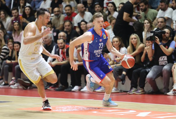 aa-20231105-32675395-32675386-reeder-samsunspor-anadolu-efes-001.jpg