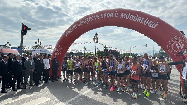 aa-20240519-34610780-34610779-samsunda-19-mayis-yari-maratonu-yapildi.jpg