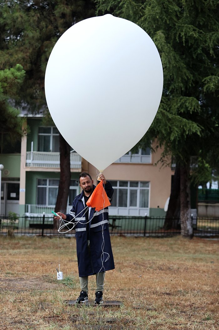 meteoroloji-balonlari-hava-tahminlerinde-onemli-rol-oynuyor-1.jpg